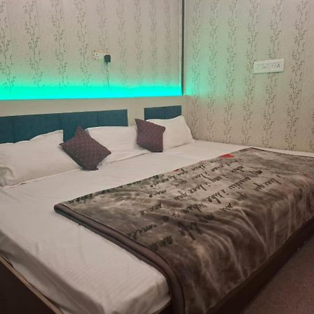 Hotel Sgh Subhadra Guest House Ayodhya Esterno foto