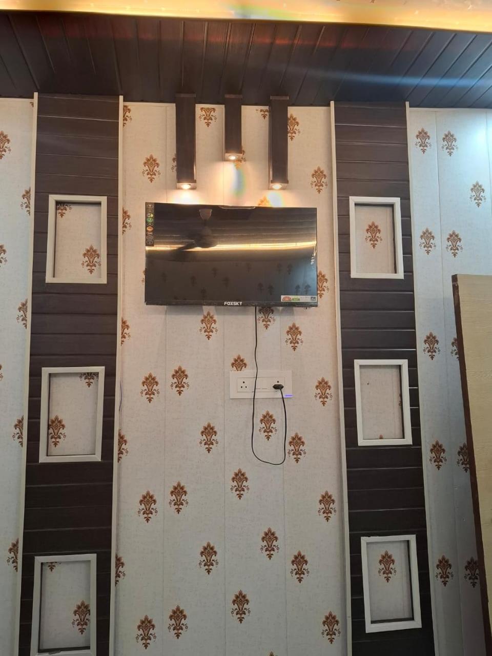 Hotel Sgh Subhadra Guest House Ayodhya Esterno foto