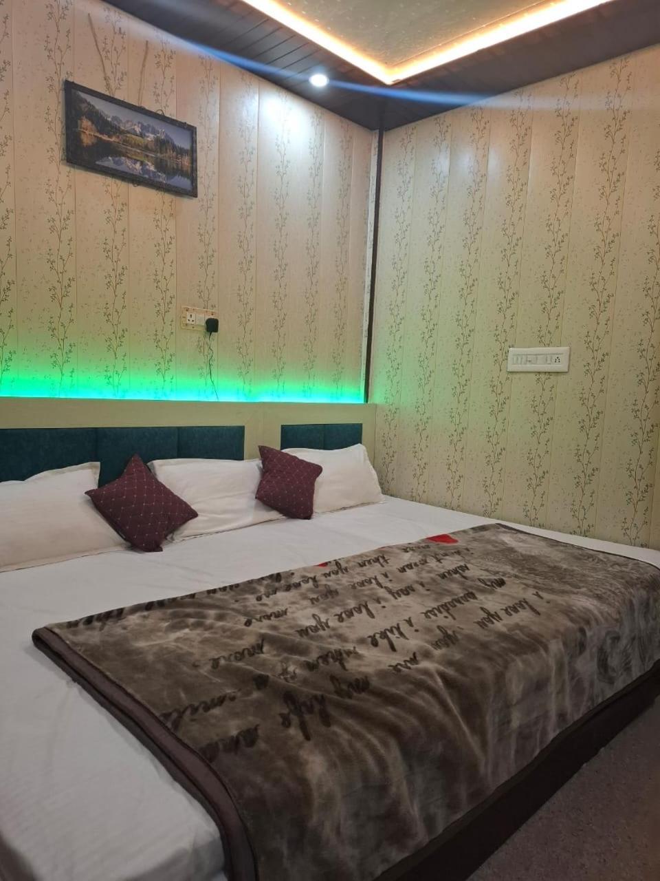 Hotel Sgh Subhadra Guest House Ayodhya Esterno foto