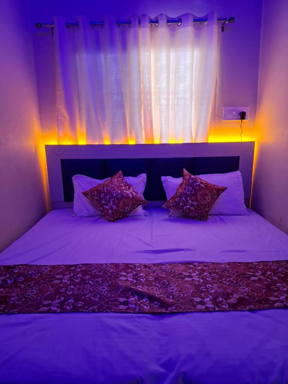 Hotel Sgh Subhadra Guest House Ayodhya Esterno foto