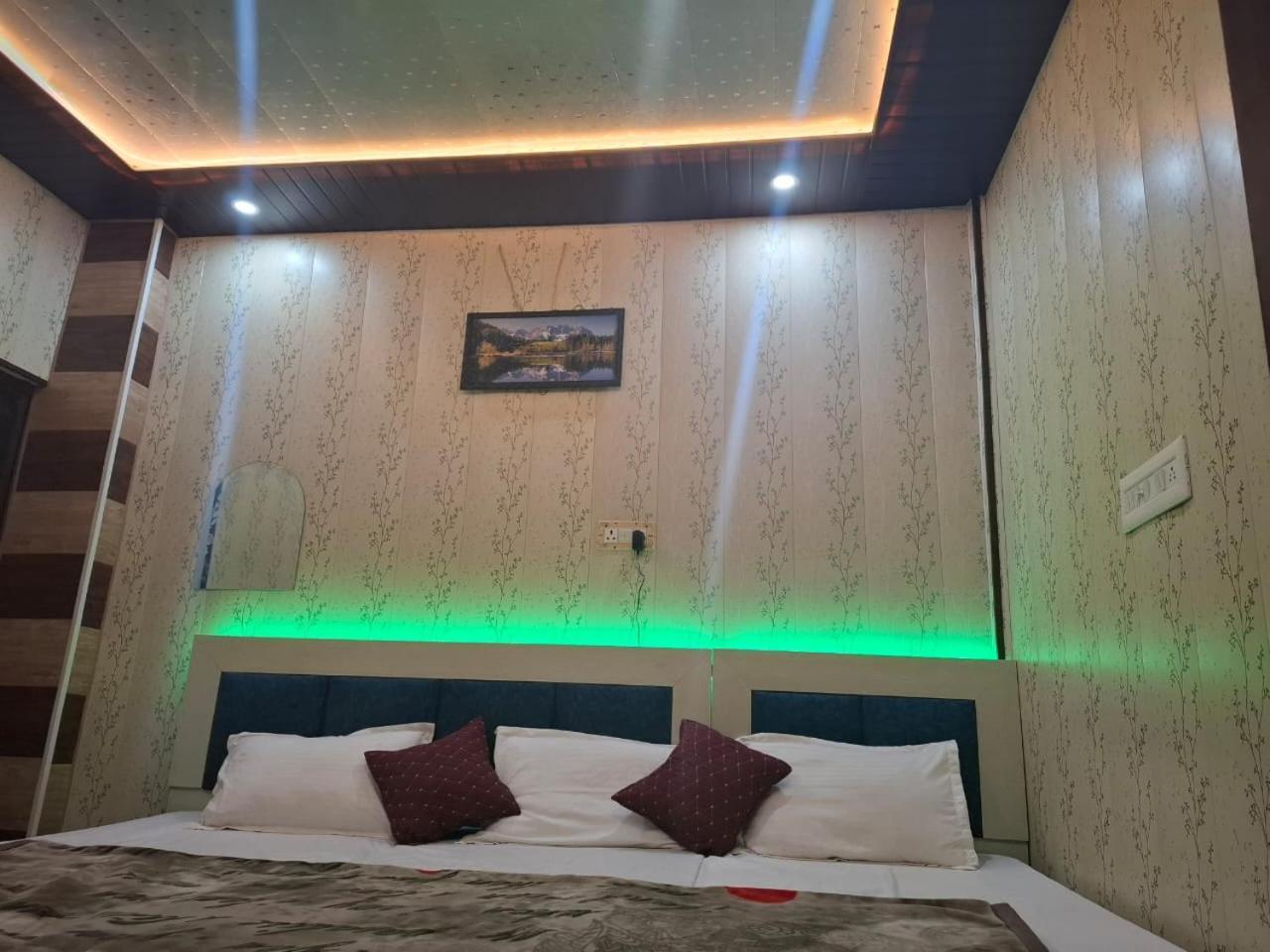 Hotel Sgh Subhadra Guest House Ayodhya Esterno foto